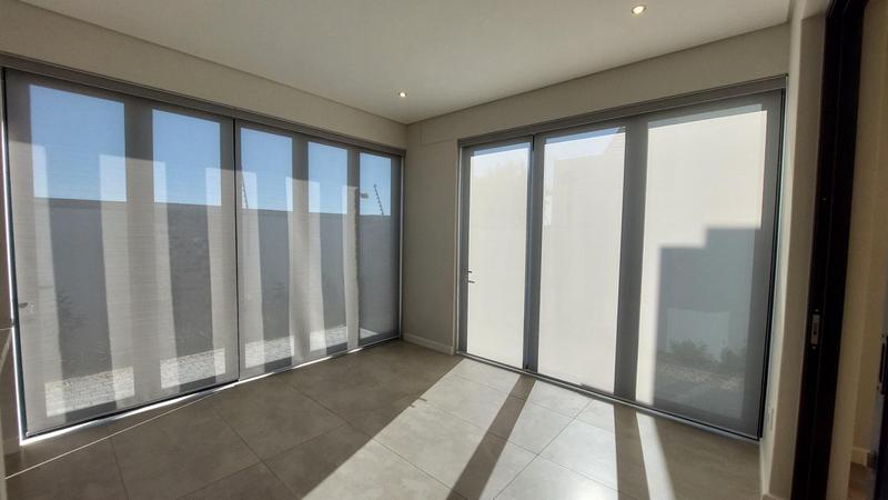 To Let 3 Bedroom Property for Rent in Graanendal Western Cape